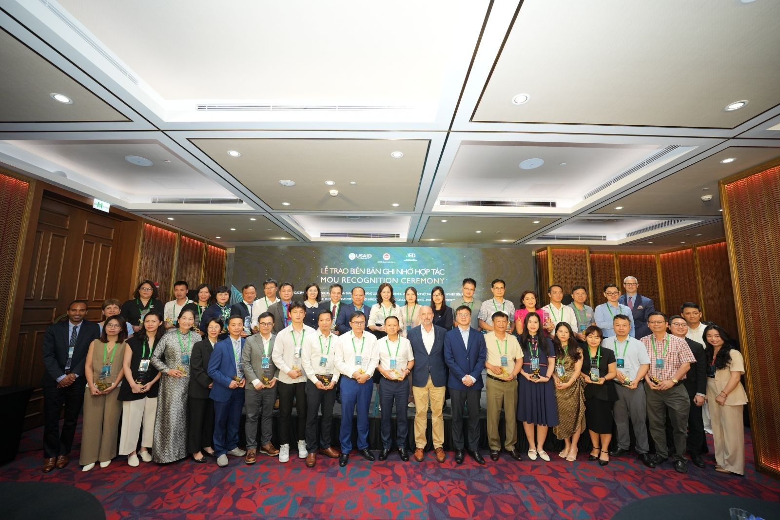 Hong Ky is proud to be in the TOP 35 typical enterprises representing creativity and aspiration to reach the international market in Vietnam.