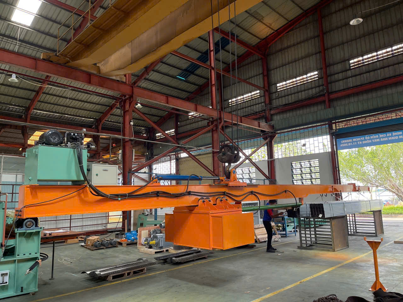 Nội dung sau khi thay đổi: Cần Cẩu Bốc Xếp Ống Thép