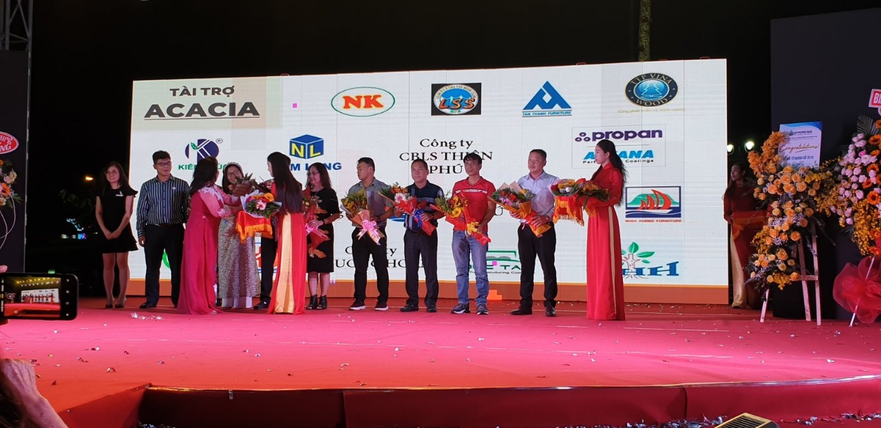Hồng Ký tài trợ Giỗ Tổ ngành Mỹ nghệ và Chế biến gỗ năm Đinh Dậu 2017
