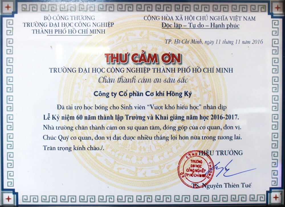 Hồng Ký tài trợ học bổng cho sinh viên trường Đại học Công nghiệp Thành phố Hồ Chí Minh