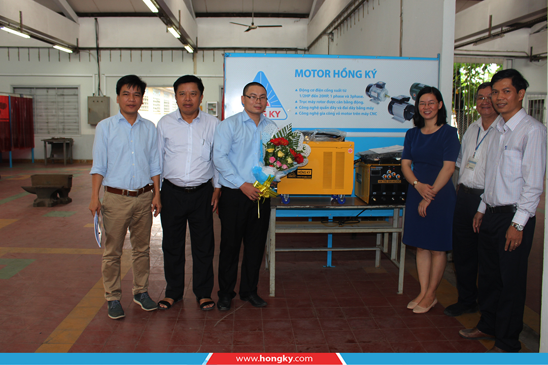 Trường Đại học Sư phạm Kỹ thuật TP Hồ Chí Minh tiếp nhận tài trợ lần hai từ công ty Cơ khí Hồng Ký